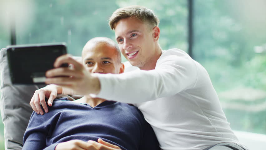 RASKAUS RUSKEA VUOTO KYRPÄ KALUSSA HOMOSEKSUAALISEEN GAY LINGAM HIERONTA HELSINKI THAI HIERONTA RIIHIMÄKI