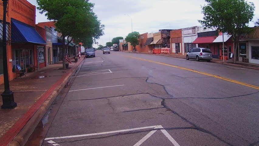 BURKBURNETT, TX/USA - June 27, 2015: Shot Of Old Style Small Shops In A ...